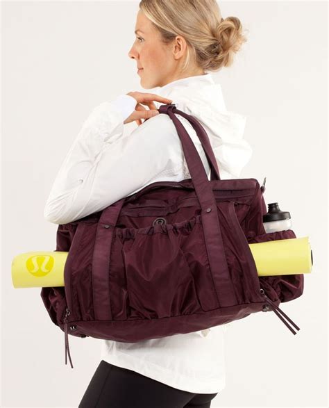 lululemon duffle bag dupe